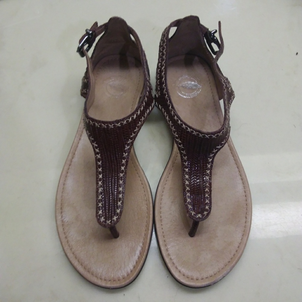 Nuture sandals